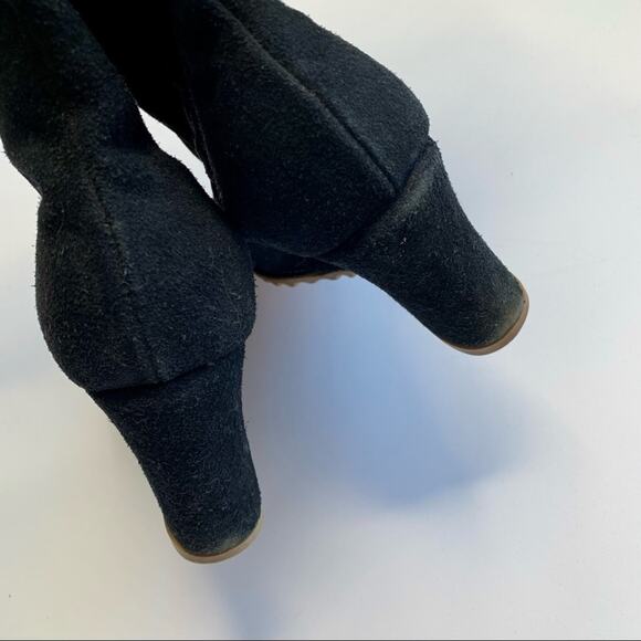 VINTAGE 1970s Black Suede Tall Boots Wedge Heel - Size 7-7.5 - Picture 10 of 11